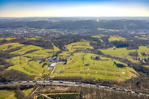 Aerial view, Golf course Gut Berge, motorway A1 with traffic jam, Berge, Gevelsberg, Ruhr area,