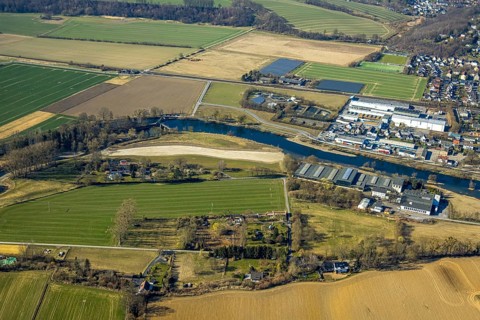 Aerial view, river Ruhr with weir, dry riverbed Am Graben, Wimbern, Wickede, Soester Börde, North