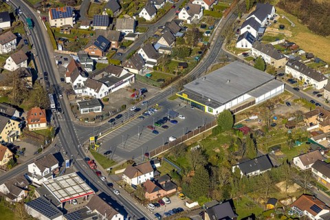 Aerial view, Netto supermarket Waltringer Weg and car park, Wickede, Soester Börde, North