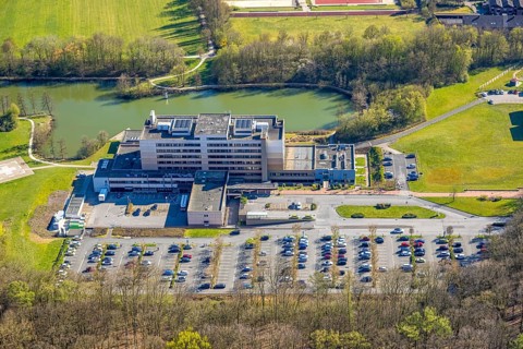 Aerial view, Hospital St. Christophorus Werne with car park, Am See, Werne, Ruhr area, North