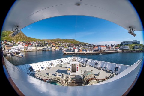 MS Polarlys, ship bow, harbour entrance, Honningsvåg, Finnmark, Norway, Scandinavia, Europe,