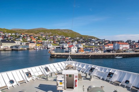 MS Polarlys, ship bow, harbour entrance, Honningsvåg, Finnmark, Norway, Scandinavia, Europe,
