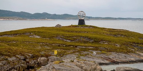 Arctic Circle Globe, Vikingen Island, Tonnes, Nordland, Norway, Scandinavia, Europe, adventure