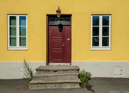 Shapes and colours, picturesque doors and windows, Nedre Bakklandet, Nygata Street, Trondheim,