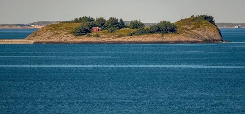 Island with house in the Trondheimfjord, Uthaug, Trøndelag, Norway, Scandinavia, Europe, adventure