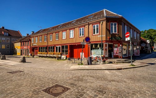 Kiosk, wooden houses, Bakklandet district, Trondheim, Trøndelag, Norway, Scandinavia, Europe,