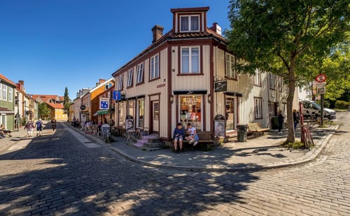 Kiosk, wooden houses, Bakklandet district, Trondheim, Trøndelag, Norway, Scandinavia, Europe,