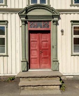 Shapes and colours, picturesque doors and windows, Nedre Bakklandet, Nygata Street, Trondheim,