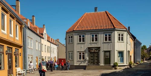 Residential buildings in the city centre, Nedre Bakklandet corner Nygata Street, Trondheim,