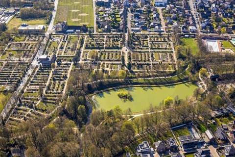 Aerial view, Werne Salinen Park at Südring Cemetery, Werne, Ruhr area, North Rhine-Westphalia,
