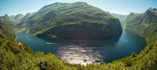 GeirangerFjord Loop, Geiranger town view, Queen Elisabeth and MSC Orchestra ship at anchor, Møre og