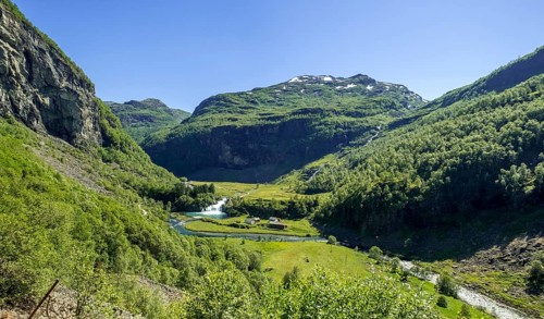 Journey on the Flam Railway, iron railway journey, view from the Flåmsbana, Ryavegen, mountains,