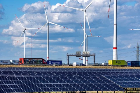 86, 5 MW peak ground-mounted photovoltaic systems, from RWE, with over 141, 000 solar modules, on a