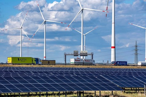 86, 5 MW peak ground-mounted photovoltaic systems, from RWE, with over 141, 000 solar modules, on a