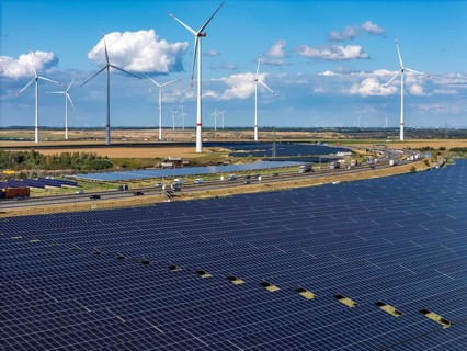 86, 5 MW peak ground-mounted photovoltaic systems, from RWE, with over 141, 000 solar modules, on a