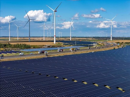 86, 5 MW peak ground-mounted photovoltaic systems, from RWE, with over 141, 000 solar modules, on a