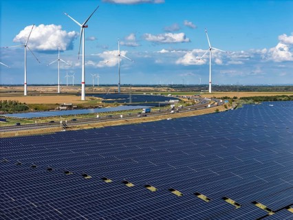 86, 5 MW peak ground-mounted photovoltaic systems, from RWE, with over 141, 000 solar modules, on a