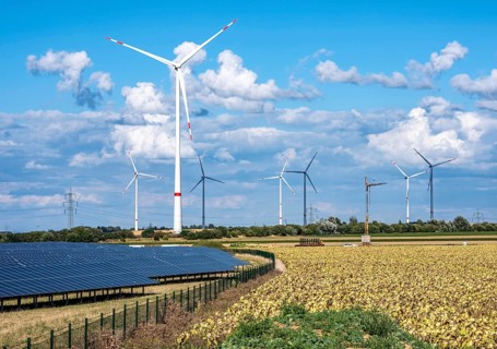 86, 5 MW peak ground-mounted photovoltaic systems, from RWE, with over 141, 000 solar modules, on a