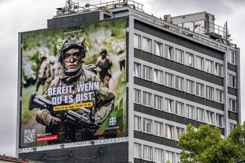 Large-format advertising poster of the German Armed Forces, for recruitment, on a residential