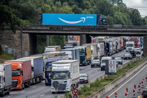 Traffic jam on the A1 motorway, between the Dortmund-Unna junction, A1 A44, and the Kamener Kreuz