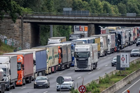Traffic jam on the A1 motorway, between the Dortmund-Unna junction, A1 A44, and the Kamener Kreuz