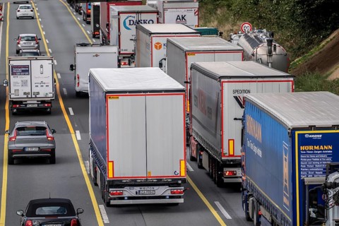 Traffic jam on the A1 motorway, between the Dortmund-Unna junction, A1 A44, and the Kamener Kreuz