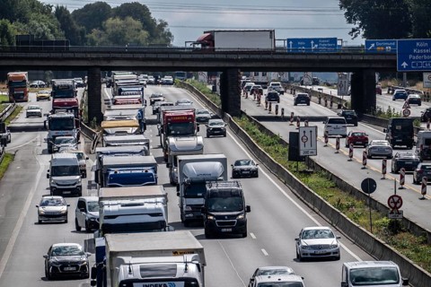 Traffic jam on the A1 motorway, between the Dortmund-Unna junction, A1 A44, and the Kamener Kreuz