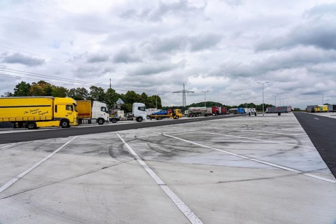 New large service area for trucks on the A1 motorway, largest parking area for trucks in North