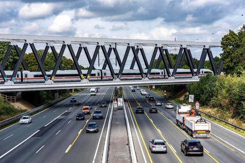 The new railway bridge over the A1 motorway at the Dortmund-Unna motorway junction, steel truss