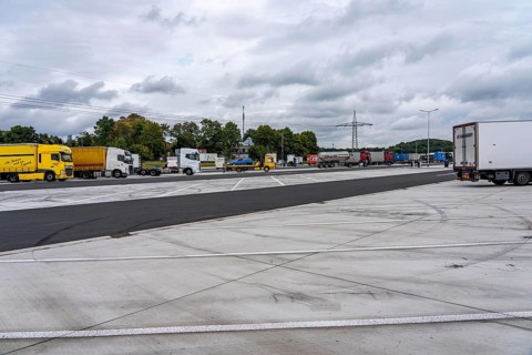 New large service area for trucks on the A1 motorway, largest parking area for trucks in North