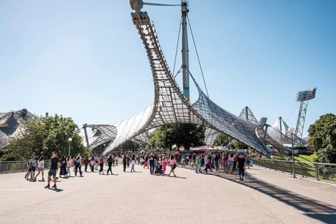 Festival visitors waiting for admission to the Superbloom Festival, day 2 at the Olympiapark,
