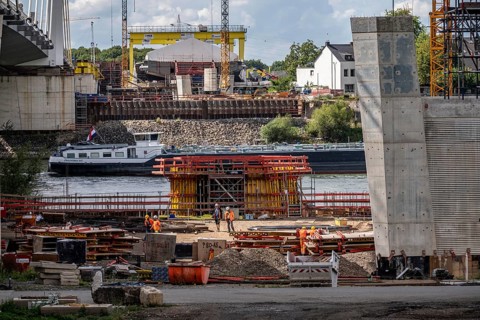 New construction of the second motorway bridge Neuenkamp of the A40, over the Rhine near Duisburg,