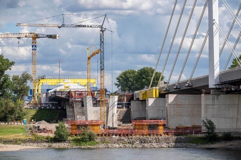 New construction of the second motorway bridge Neuenkamp of the A40, over the Rhine near Duisburg,