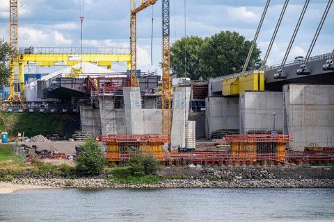 New construction of the second motorway bridge Neuenkamp of the A40, over the Rhine near Duisburg,