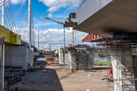New construction of the second motorway bridge Neuenkamp of the A40, over the Rhine near Duisburg,