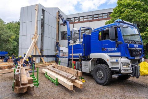 Preparation work for the construction of a facade support, a building in danger of collapsing, with