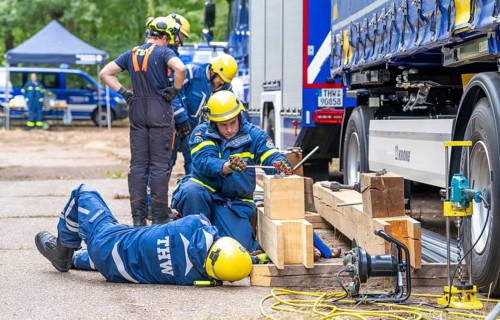 Preparation work for the construction of a facade support, a building in danger of collapsing, with