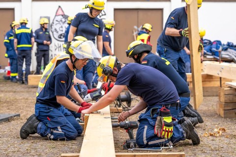 Preparation work for the construction of a facade support, a building in danger of collapsing, with