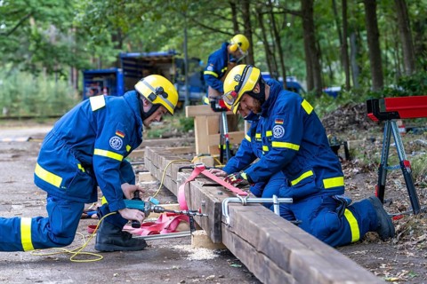 Preparation work for the construction of a facade support, a building in danger of collapsing, with