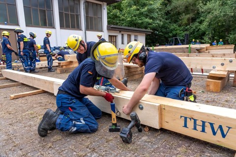Preparation work for the construction of a facade support, a building in danger of collapsing, with