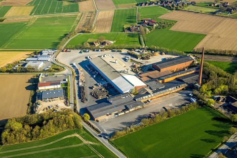 Aerial view, Raiffeisen Vital eG and Hüning Elementbau with chimney, Olfen-Kirchspiel, Olfen,