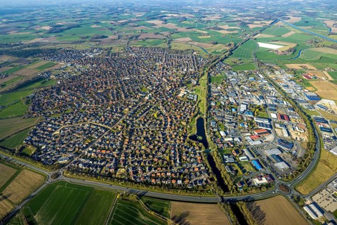 Aerial view, overview residential area Olfen, surrounded by meadows and fields, on the right Alte