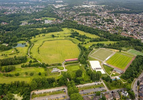 Aerial photo, POTTGOLF Oberhausen golf course and golf meadow, sports facility football pitch