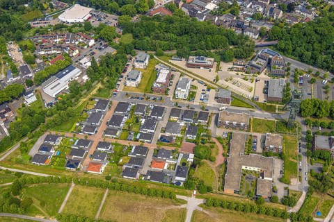 Aerial view, housing estate Zur Kokerei and ASO Oberhausen senior citizens' residence at OLGA-Park,