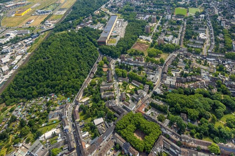 Aerial view, residential area with fallow land for future miners' school, Knappenstraße, high-rise