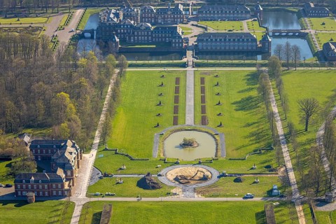 Aerial view, Nordkirchen Castle, baroque castle complex, moated castle, castle garden, Nordkirchen,