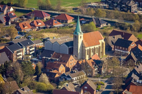 Aerial view, St. Pankratius Catholic Church in the town centre, Südkirchen, Nordkirchen,