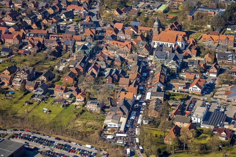 Aerial view, Holland market on the Schlossstraße in Nordkirchen, stalls and 10000 visitors,