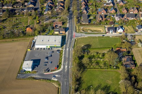 Aerial view, residential area, view of Capelle, Bahnhofstraße with new Netto supermarket, Capelle,