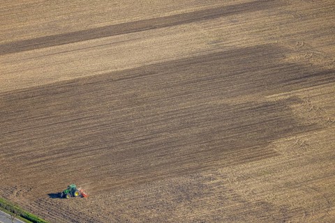 Aerial view, agricultural work with tractor on a field, Ascheberger Straße, Capelle, Nordkirchen,